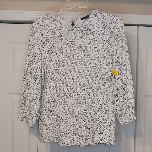 Adrianna Papell Tops - Adrianna Papell White/Black Long Sleeve Top Size Small